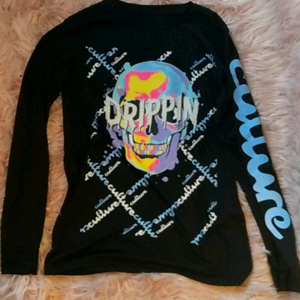 Black long sleeve shirt